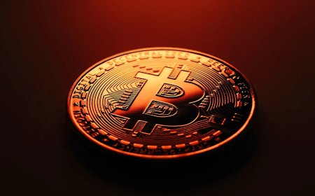 BTC Hits $70K With Steady Flows as Bitcoin Holders Remain Calm in a Tense Climate