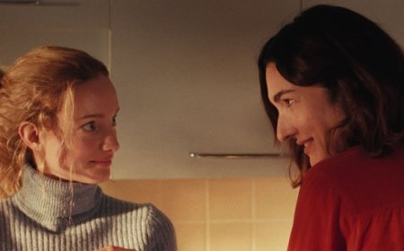 ‘Two Women’ Trailer: This Sundance Winner Is the Frothy, Fun, and French-Speaking Sex Comedy We Need