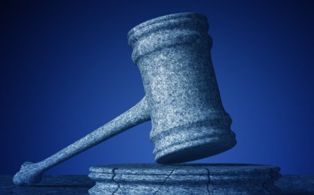 AI startup sues ex-CEO, saying he took 41GB of email and lied on résumé
