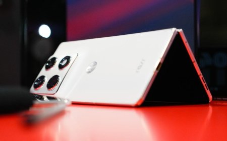 Motorola Razr Fold hands-on: This beats Samsung and Google Pixel in notable ways
