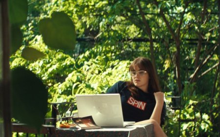 ‘Mile End Kicks’ Trailer: Barbie Ferreira Takes a Wonderfully Relatable Trip Back to the Early Aughts