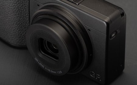 Ricoh GR IV Monochrome studio scene: looking sharp
