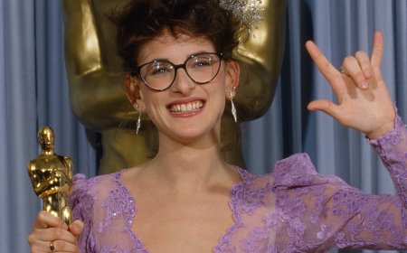 1986 Oscar Winner Marlee Matlin 'Memba Her?!