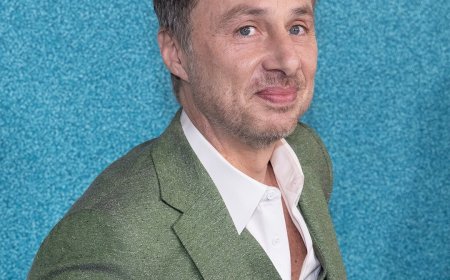 Is Zach Braff Dating an AI Chatbot? He Says...