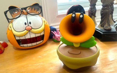 Super Mario Bros. Wonder Talking Flower toy is a jump scare machine
