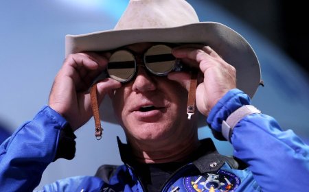 Jeff Bezos just announced plans for a third megaconstellation—this one for data centers
