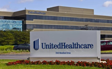 UnitedHealth (UNH) Stock Faces Pressure from Analyst Downgrades and Regulatory Challenges