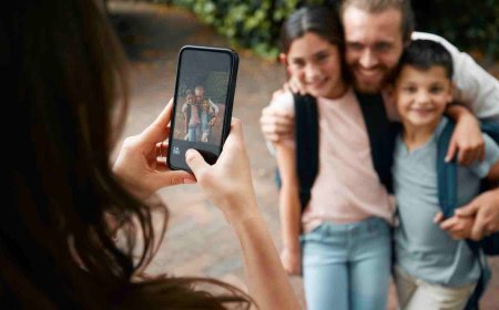 Survey Finds Majority of Mothers Rarely Appear in Their Own Family Photos