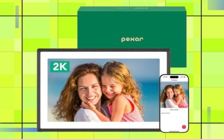 This digital photo frame is my favorite gift to give (and it's on sale)