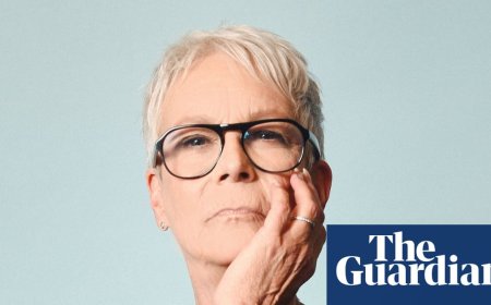 Jamie Lee Curtis to lead Murder, She Wrote reboot movie