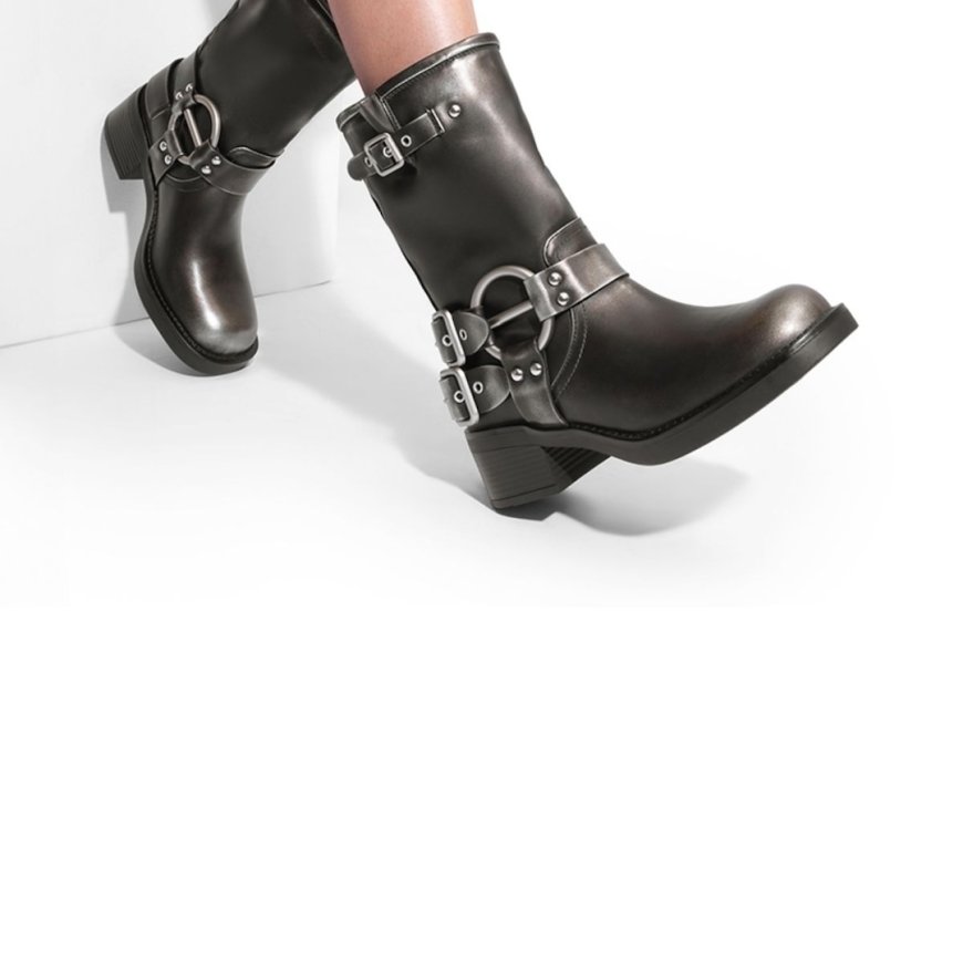 Desert-Ready Moto Boots Made for Coachella