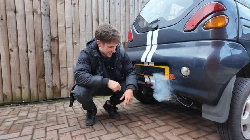 Vape battery-powered car boasts 18-mile range, 35mph top speed, USB-C charging port — 500 vape batteries power early 2000s Reva G.Wiz