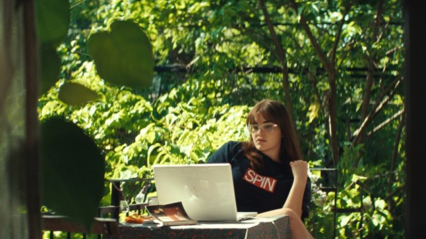 ‘Mile End Kicks’ Trailer: Barbie Ferreira Takes a Wonderfully Relatable Trip Back to the Early Aughts
