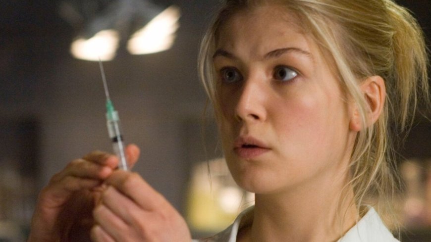 Rosamund Pike Thinks the ‘Doom’ Movie Is So Bad It Nearly Killed Her Career