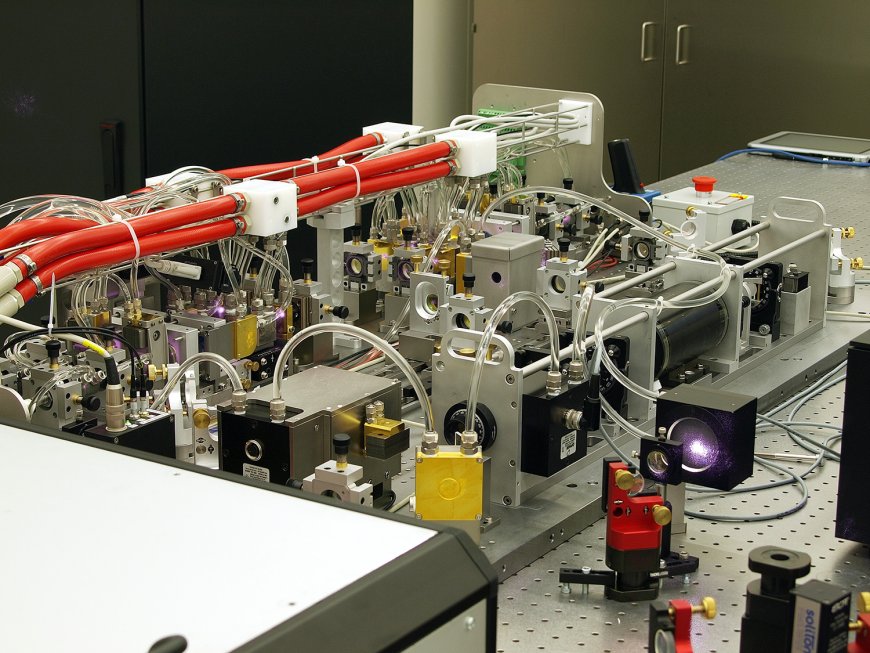 Causality optional? Testing the "indefinite causal order" superposition