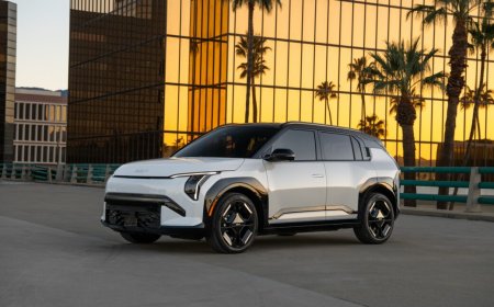 Kia shows off small cars in NY: The 2027 EV3 and 2027 Seltos Hybrid