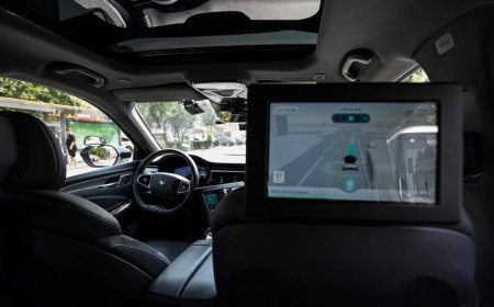 Getting Stuck Inside a Glitching Robotaxi Is a Whole New Thing to Be Scared of