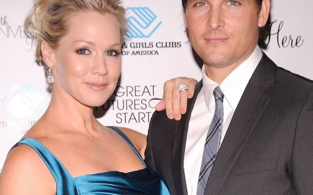 Jennie Garth Details Self-Medicating Amid Peter Facinelli Divorce