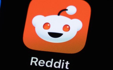 Report: US demands Reddit unmask ICE critic, summons firm to grand jury
