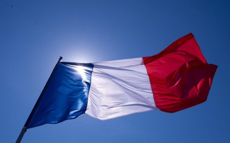 France is replacing 2.5 million Windows desktops with Linux - and I mapped out its new stack