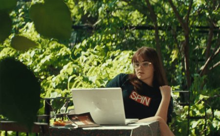 ‘Mile End Kicks’ Review: Barbie Ferreira Stars in Witty Rom-Com That Feels Like an Indie ‘Almost Famous’