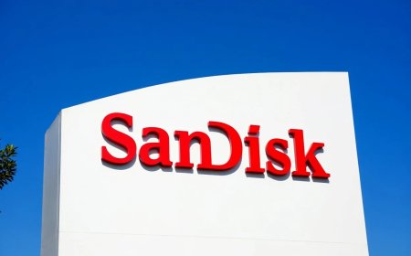 SanDisk (SNDK) Stock Soars 12% on Nasdaq-100 Entry and Bullish Analyst Coverage