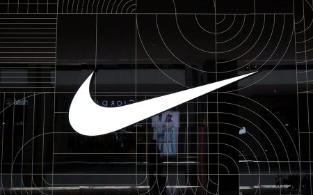 Nike (NKE) Stock Downgraded by HSBC Amid Tariff Headwinds and Sluggish Recovery
