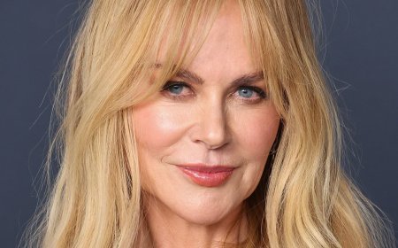 Fans roast Nicole Kidman for her 'wig fail' at CinemaCon in Las Vegas with Sandra Bullock