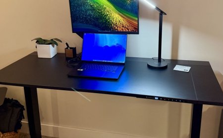 Secretlab Magnus Evo standing desk review: Streamlined and refined but unmistakably Secretlab in spirit