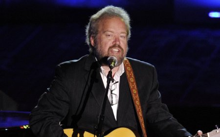 Country music icon Don Schlitz dies at 73 after writing Kenny Rogers's hit The Gambler