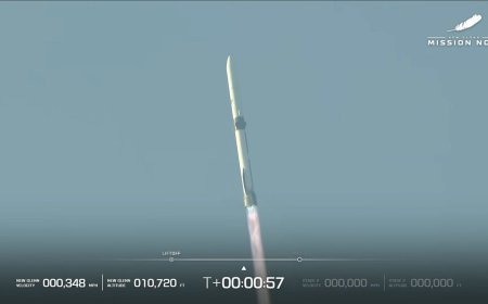 'A wonderful show for any rocket enthusiast': Blue Origin shows SpaceX it can do reusable rockets too by landing 'Never Tell Me The Odds'
