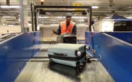 360 Camera Captures Bag’s Journey Through Airport Luggage System