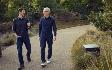 Apple CEO Tim Cook steps down, company names Ternus as incoming CEO