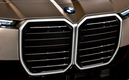 BMW bumps the 7 Series for 2027, adds all-new battery