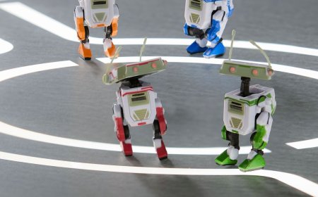 Exclusive: BDX Droid figures, a talking Mandalorian, and more Star Wars toys are landing at Disney Store for May the 4th
