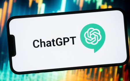 I noticed ChatGPT slowly drifting off topic in long chats — this tiny prompt forces it to reset itself every few messages and keeps the conversation surprisingly on track