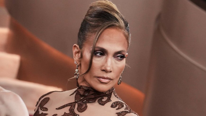 Jennifer Lopez & Ted Lasso Star's Netflix Rom-Com Gets First Look & Release Date