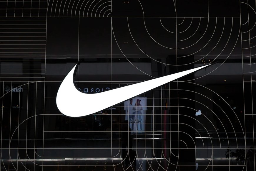 Nike (NKE) Stock Downgraded by HSBC Amid Tariff Headwinds and Sluggish Recovery