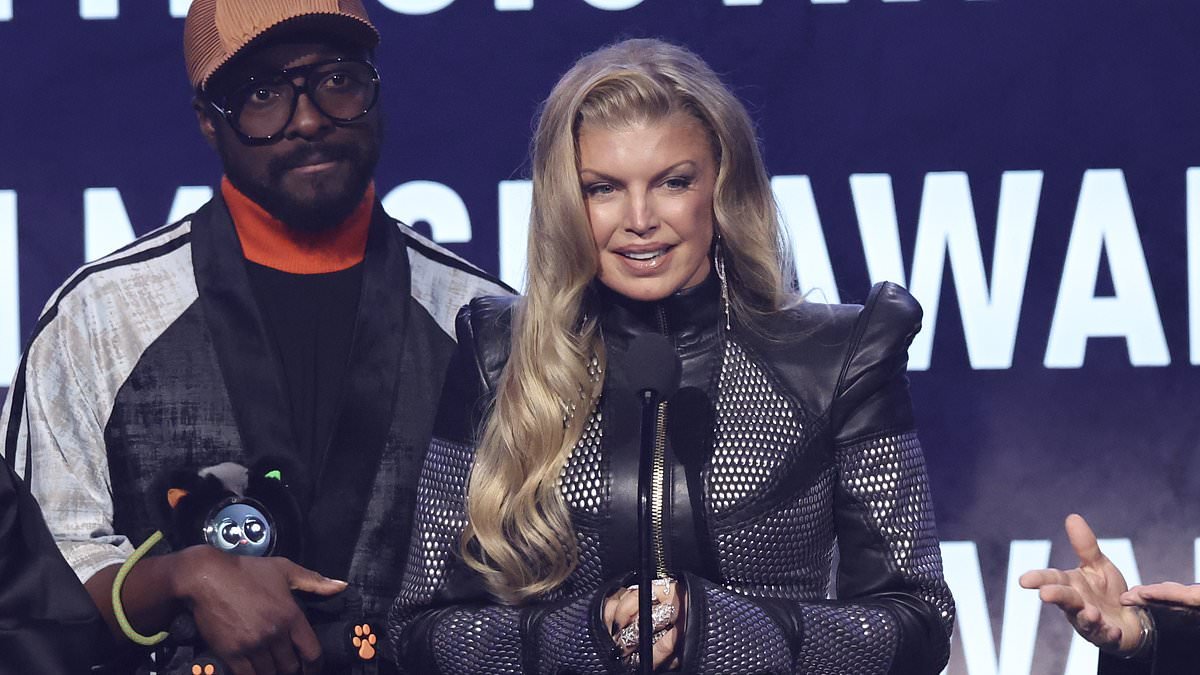 Fergie reunites with Black Eyed Peas in surprise appearance at American Music Awards 2026