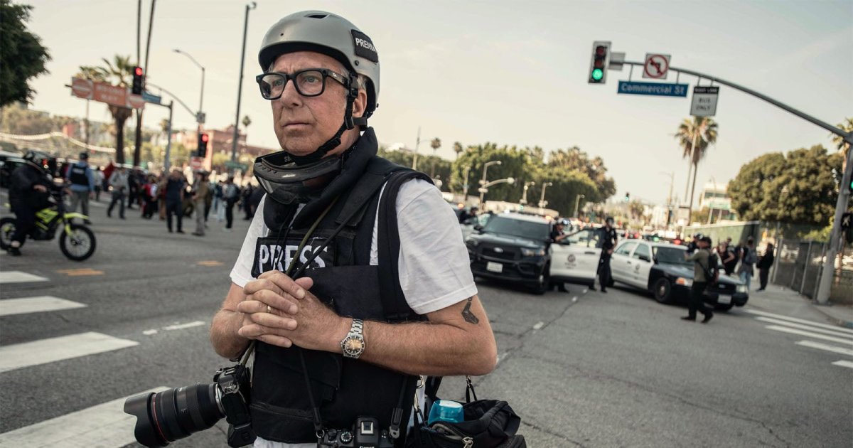 Pulitzer-Winning Photographer Back Behind the Camera After Cancer Battle