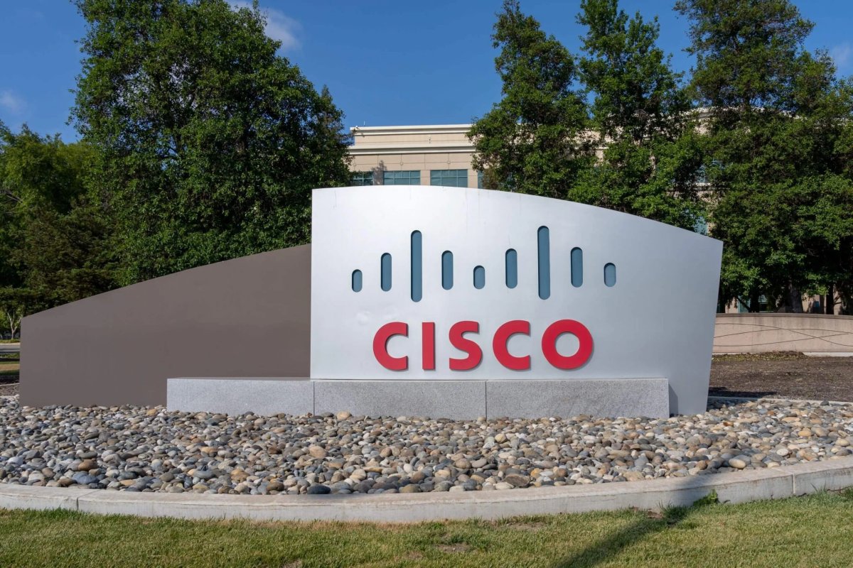 Cisco (CSCO) Stock Soars 13.5% as Analyst Sets $150 Price Target on AI Momentum