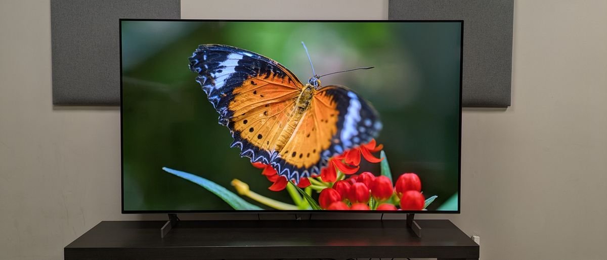 'A great OLED TV with a few frustrations': I reviewed the LG B6, and it brings some much needed extra brightness to the B-series for HDR punch — but it's a shame a few things hold back it from perfection