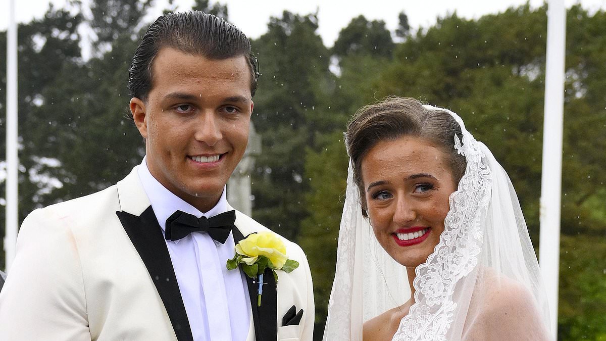 Peter Andre secretly flies to the Isle of Man to sing at Venezuela Fury's lavish nuptials