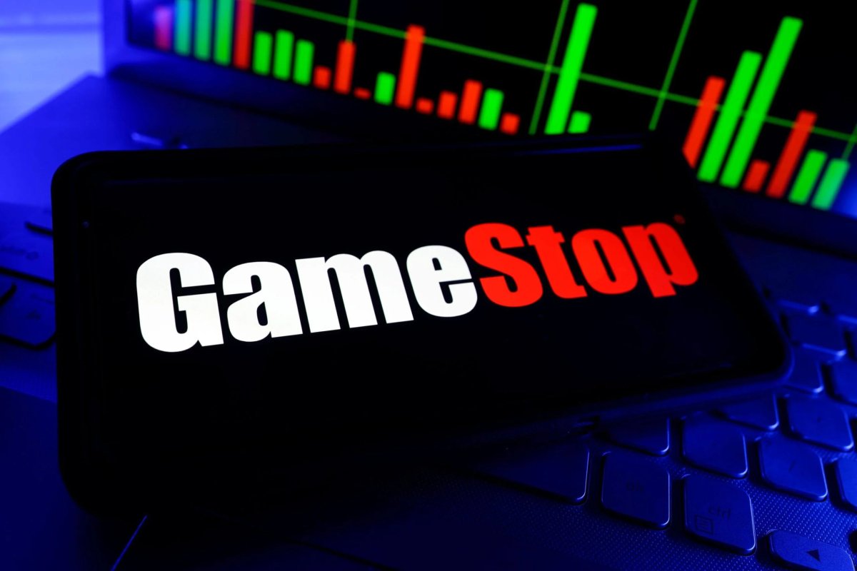 GameStop (GME) Shares Plunge 10% After Michael Burry Dumps Stake Over eBay Deal Concerns