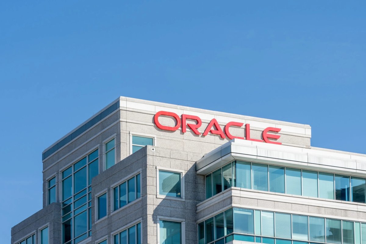 Oracle (ORCL) Stock Surges Following JPMorgan’s Overweight Rating and Massive Contract Backlog
