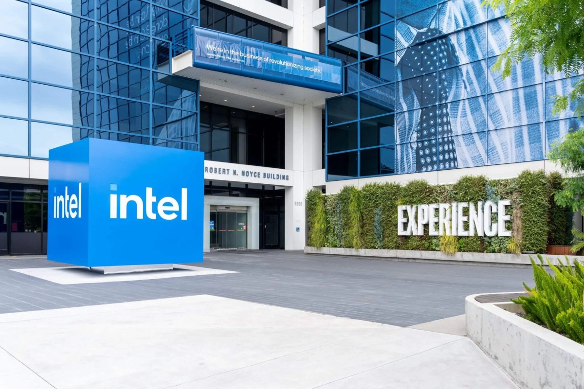 Intel (INTC) Stock Jumps 3.4% on Potential Apple Manufacturing Partnership