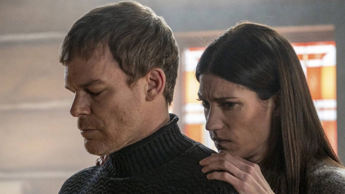 How Dexter: Resurrection Season 2’s Story Keeps Deb’s Legacy Alive Teased By Star