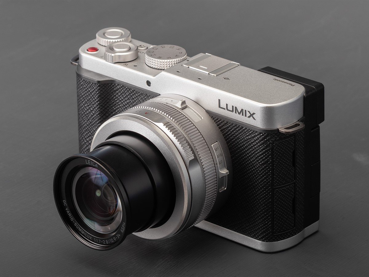 Panasonic Lumix DC-L10 preview