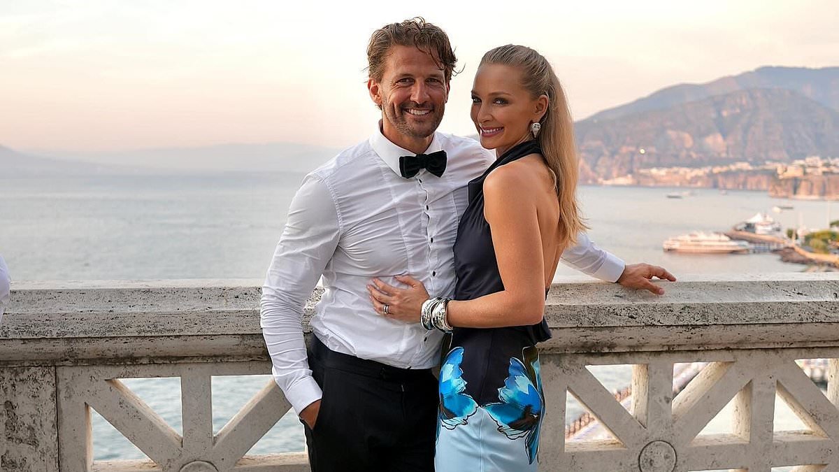 Bachelor star Tim Robards documents his confrontation with American tourist who hit his parked car: 'He's trying to do a runner'