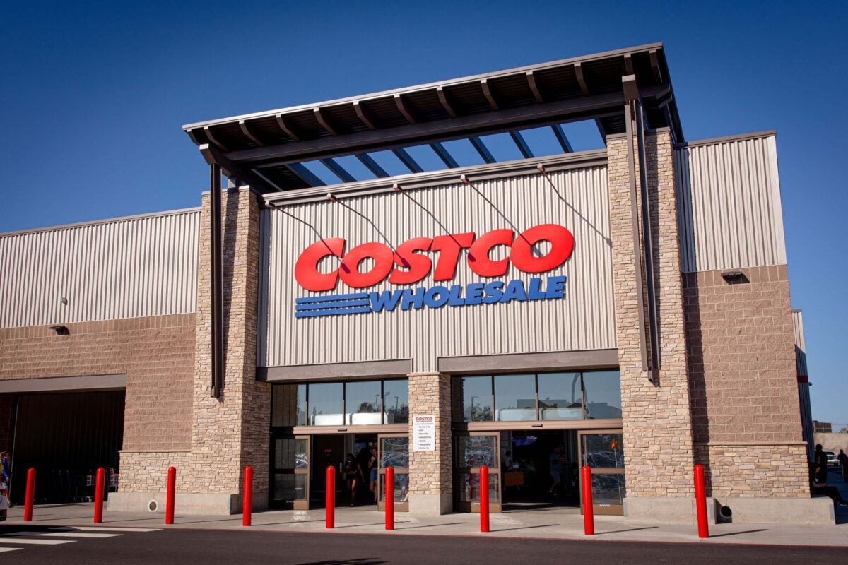 Three Dividend Champions for 2026: Coca-Cola (KO), Philip Morris (PM), and Costco (COST) Lead the Pack